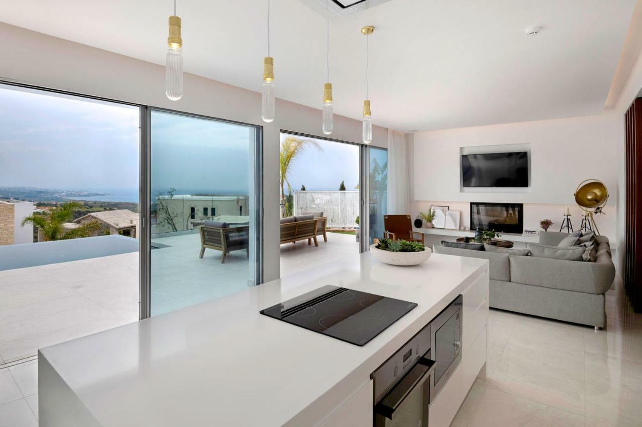Golden Shore Paphos 外观 照片